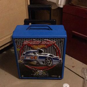 Hot Wheels plus the case